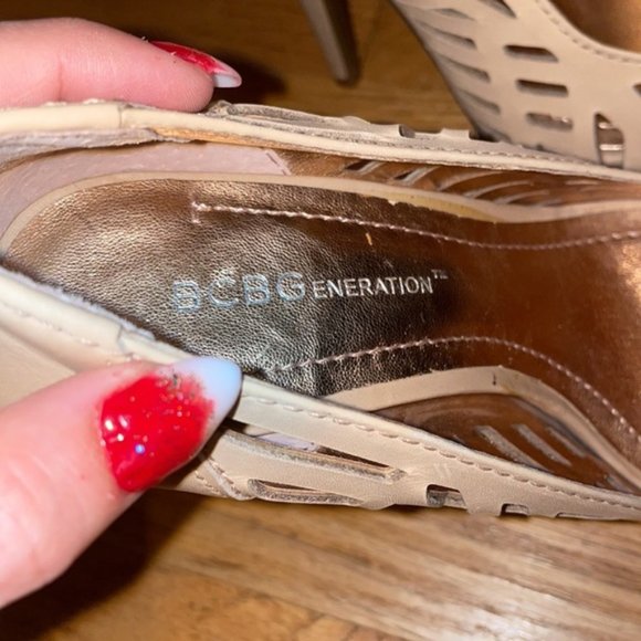 BCBGeneration Elba Cut Out Platform Pumps - Picture 6 of 7